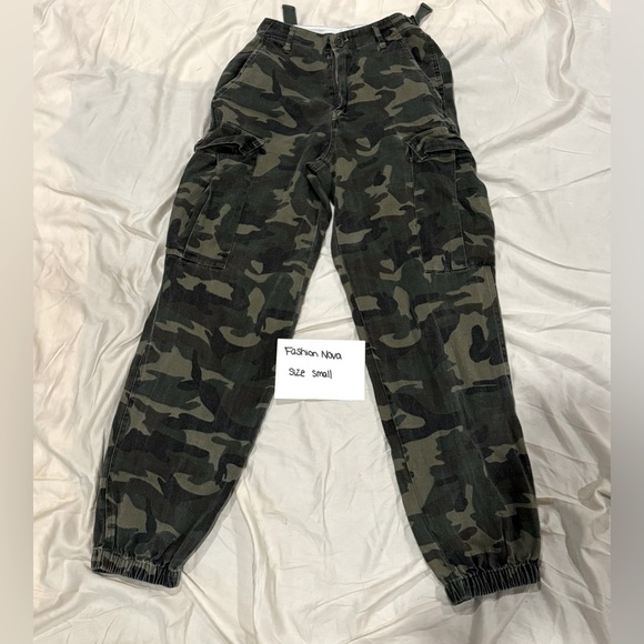 FASHION NOVA Women’s Camo Pants - Picture 1 of 4